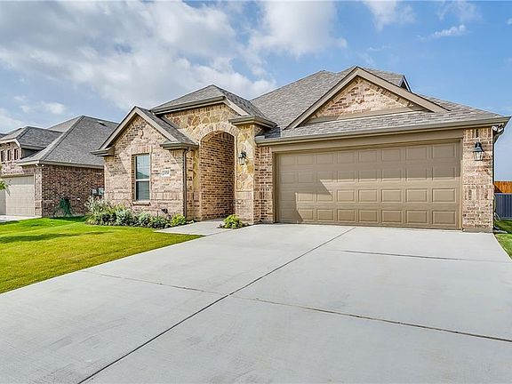3rd image of 424 Panchasarp Dr
