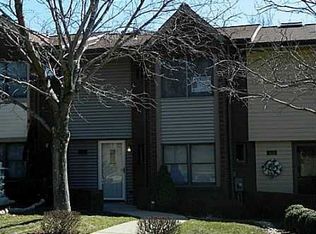 606 Canterbury Dr, Coraopolis, PA