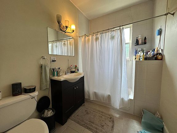 3rd image of 449 Ashmont St Floor 3