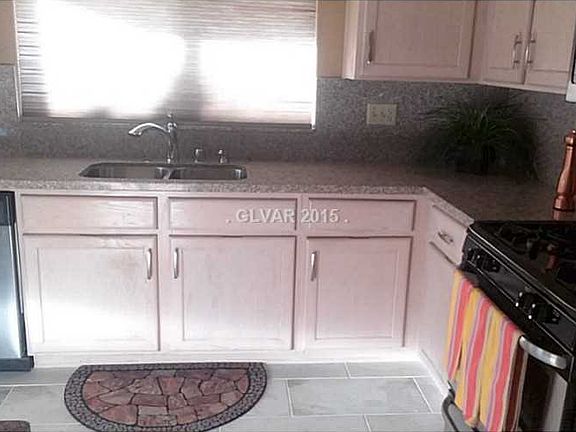 3rd image of 2837 Desert Crystal Dr