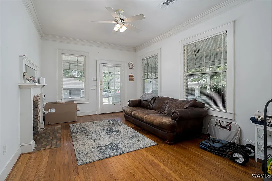 3 bed, 1488 sqft, $3,650 — Photo 1
