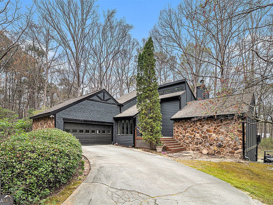 1st image of 3341 Camelot Way