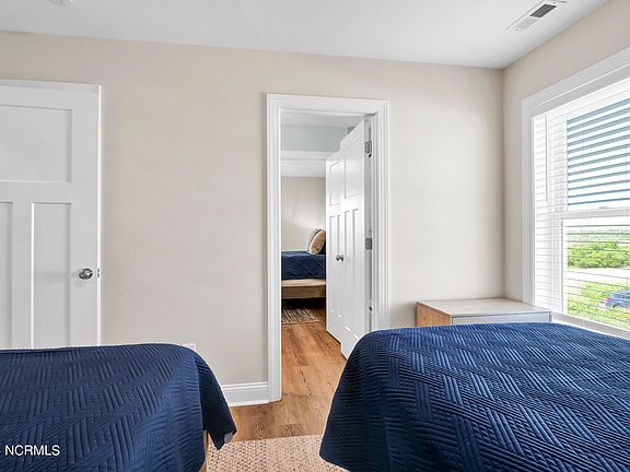 4th image of 4270 Island Drive
