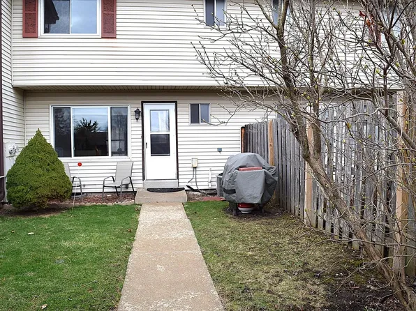 W165N11547 Abbey COURT #2, Germantown, WI 53022