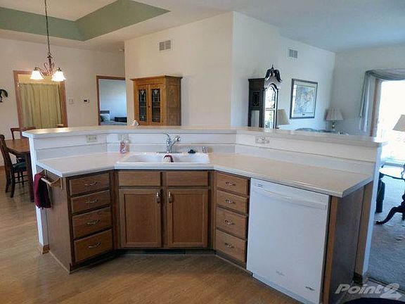 Kitchen Island and Breakfast Bar