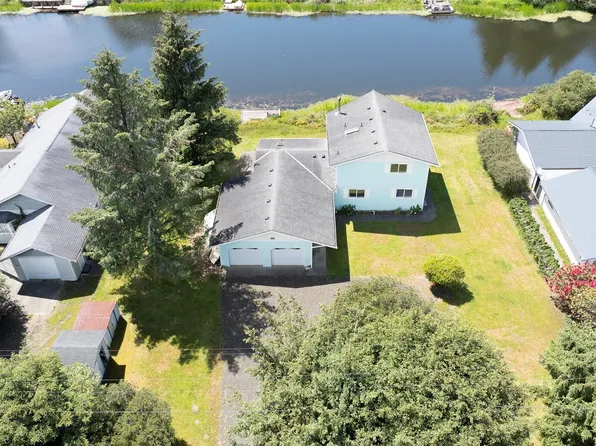 393 Canal Drive SE, Ocean Shores, WA 98569