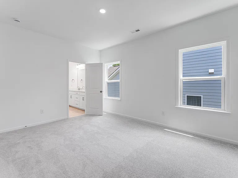 136 Glenn Dr — Photo 26