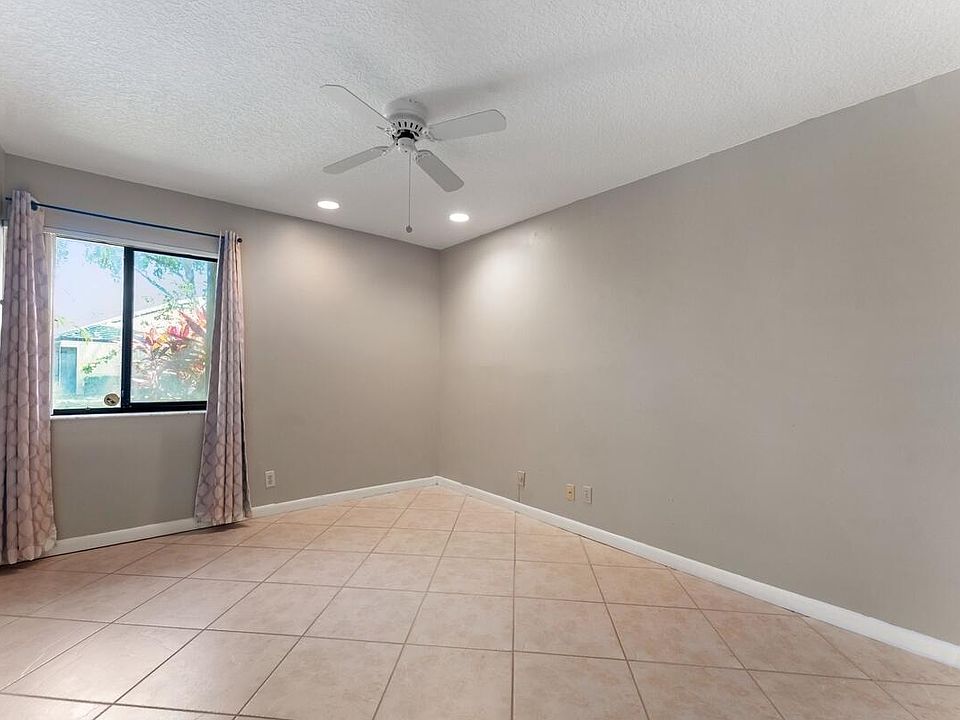 1st image of 9272 Chelsea Drive S