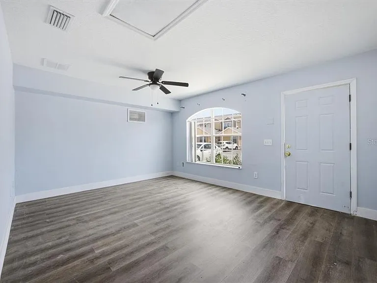 713 Washington Palm Loop #FRONT — Photo 5