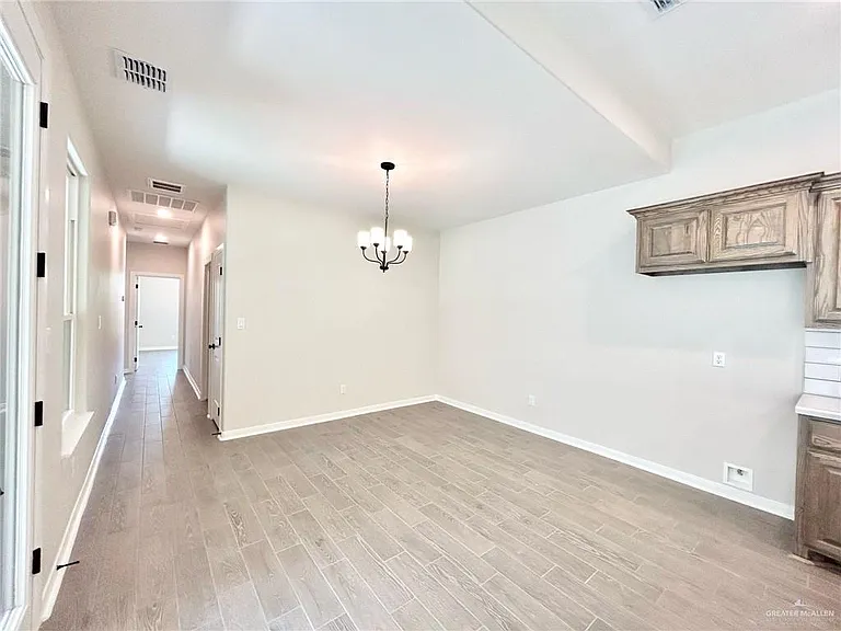 10229 N 15th St — Photo 6