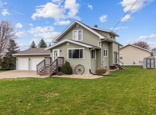 802 N Oakwood Rd, Oshkosh, WI 54904