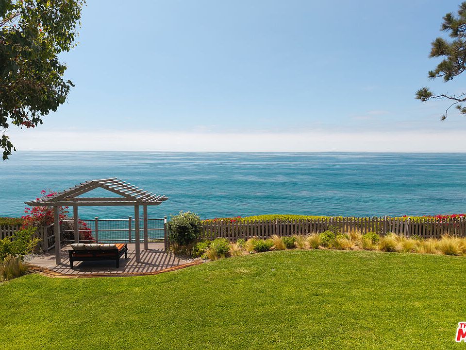 1st image of 28980 Cliffside Dr