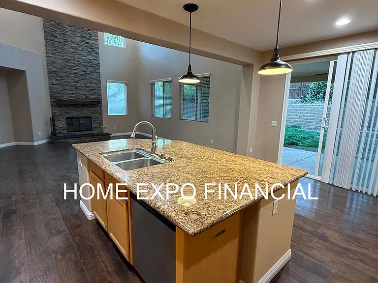 1456 Moonlight Dr — Photo 35
