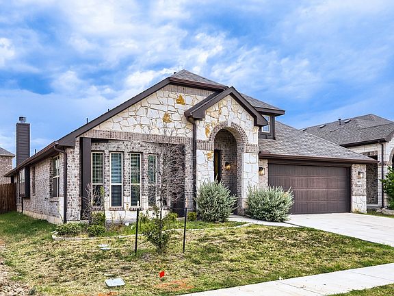 2nd image of 989 Imperial Eagle Rd