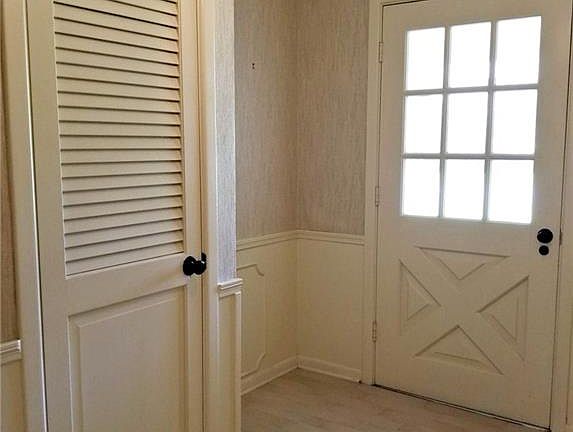 5th image of 2225 W Park Ave