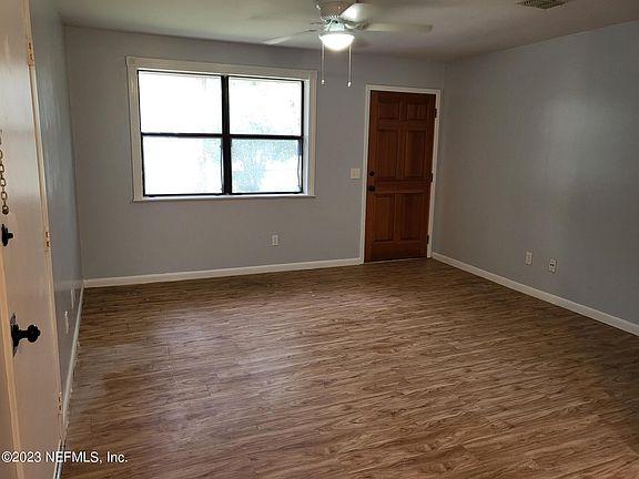5th image of 10518 OAK CREST Drive