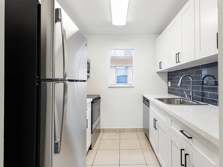 450 SW 2nd Ave #215 — Photo 14