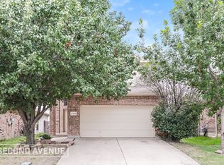 2120 Ingrid Ln, Fort Worth, TX 76131
