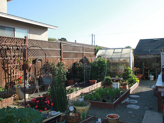 Side garden green house RV