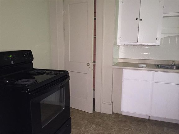3rd image of 618 Wilkinson St APT 5