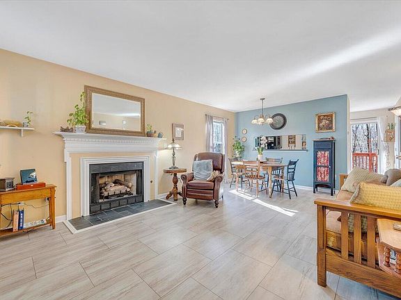 2nd image of 7255 Scarlet Oak Dr