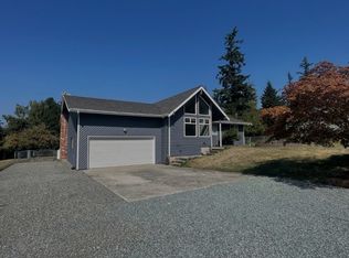 735 Greenoch Loop, Oak Harbor, WA 98277