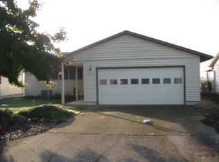 2146 W Santiam Dr, Woodburn, OR