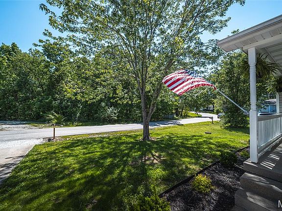 4th image of 55 Jana Ln