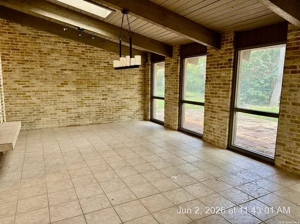 3727 TWISTED OAKS DR, San Antonio, TX 78217