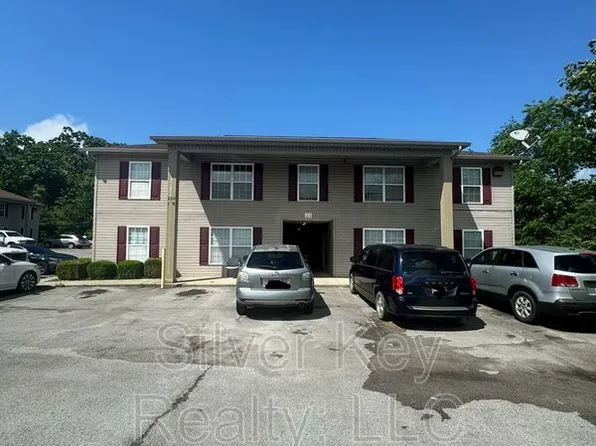 220 Willow Creek Dr APT 8, Madisonville, TN 37354