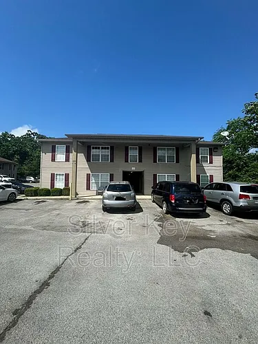 220 Willow Creek Dr #8 Photo 1