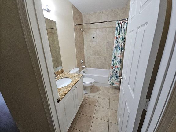 4th image of 6185 Laurel Ln APT B