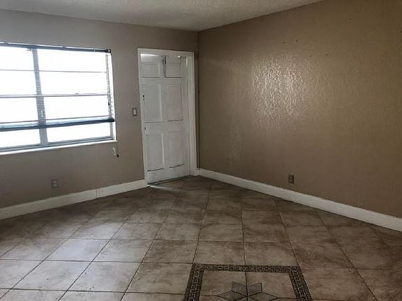4th image of 6211 SW 37th St APT 105