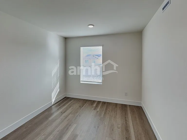 7796 Roaring Fork Ct — Photo 17