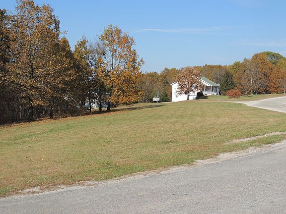 2nd image of 175 Tomahawk Dr