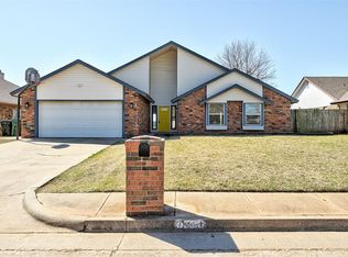 316 E Olympic Dr, Yukon, OK 73099
