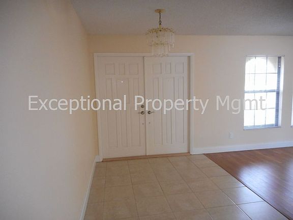 5th image of 515 NE 19th Pl