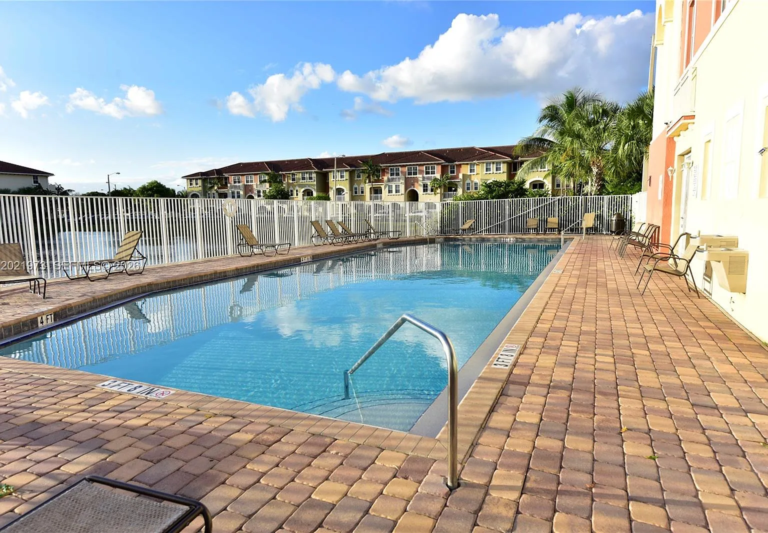 Coronado At Doral I Condo — Photo 2