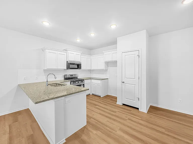3307 S 23rd St — Photo 7