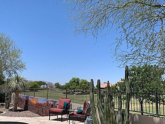 3rd image of 44564 W Garden Ln