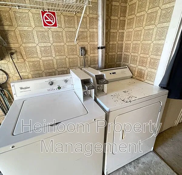 928 1/2 E 4th St #2 — Photo 6