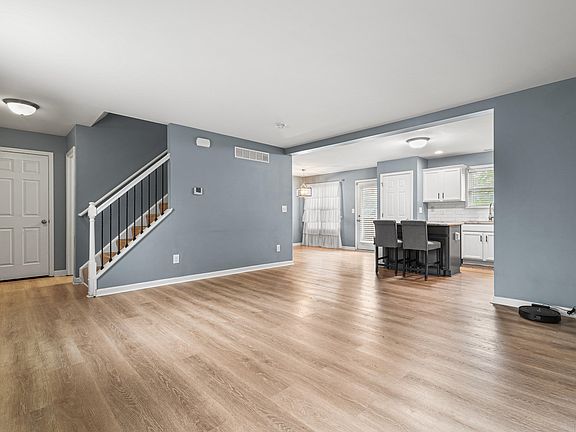 5th image of 801 Berlander Dr