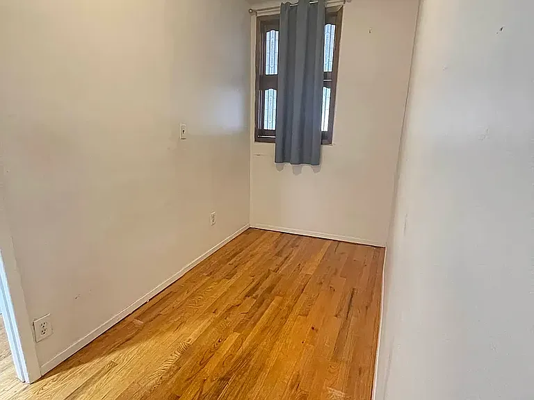 451 W 46th St #3A — Photo 5
