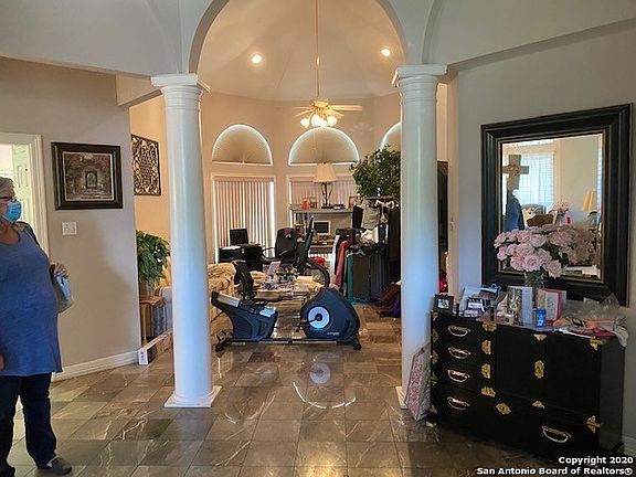 5th image of 9003 Foxland Dr