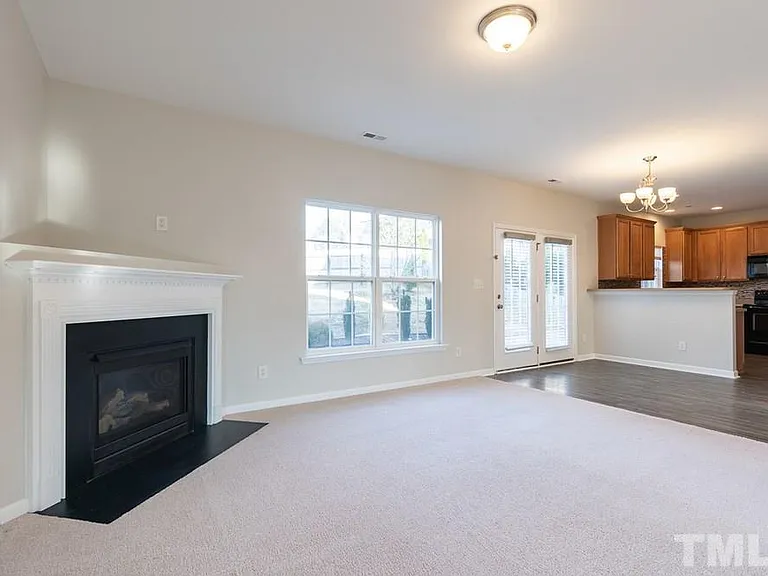 401 Wellspring Dr — Photo 5