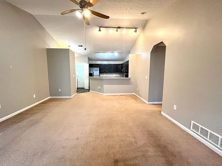4417 Inverness St — Photo 12