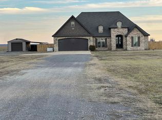 422 W State St, Caraway, AR 72419