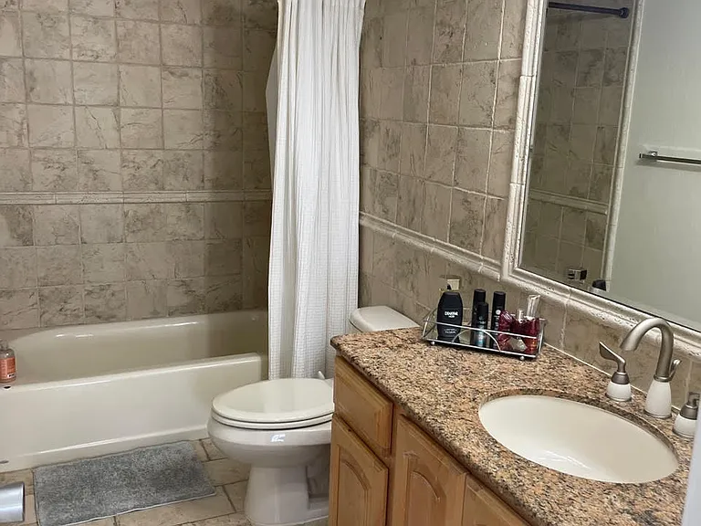 600 NE 36th St #1717 — Photo 19