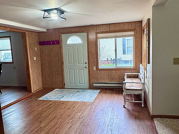 2nd image of 594 N Sunset View St