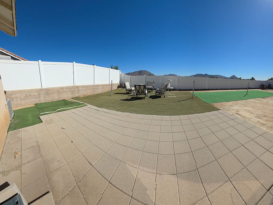 2nd image of 2566 Lomita Ln